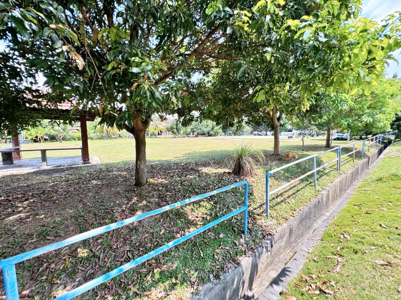 Rumah Teres 2 Tingkat untuk Dijual di Taman Dahlia (Sepang) - Herman Sazwan Nor Rahim - Exterior - PropertyGuru.com.my
