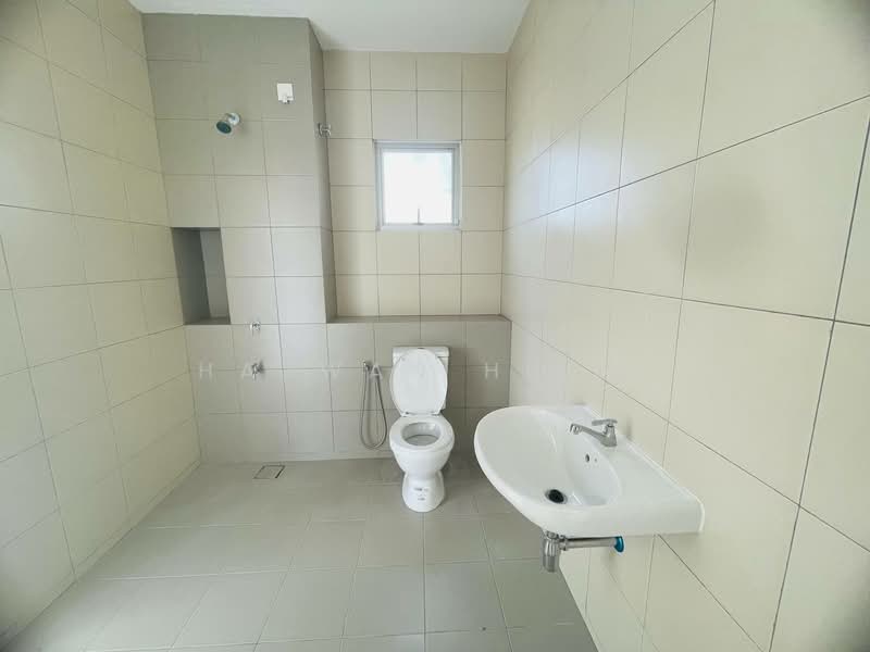 2-storey Terraced House for Sale in Bandar Bukit Tinggi (Klang) - Hazwan Hilmi - Bathroom - PropertyGuru.com.my