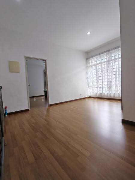 Rumah Kluster untuk Dijual di Taman Kempas Indah (Tebrau) - Felix Teo - Living Room - PropertyGuru.com.my