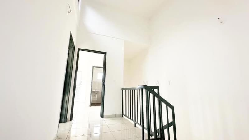 2-storey Terraced House for Sale in Desa Seri Setia (Sepang) - Izzati Mat - Corridor - PropertyGuru.com.my