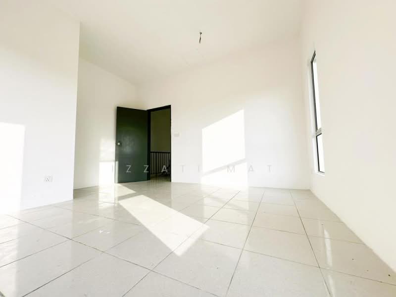 2-storey Terraced House for Sale in Desa Seri Setia (Sepang) - Izzati Mat - Interior - PropertyGuru.com.my
