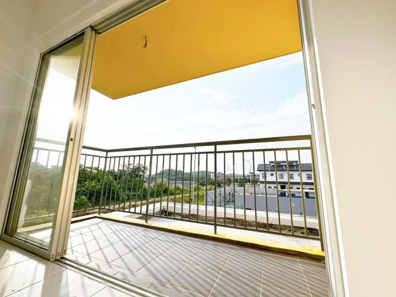 2-storey Terraced House for Sale in Desa Seri Setia (Sepang) - Izzati Mat - Balcony - PropertyGuru.com.my
