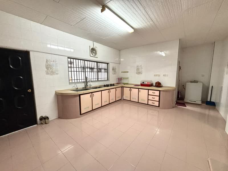 Rumah Teres 2 Tingkat untuk Dijual di Parit Raja (Sri Gading) - ZG Law - PropertyGuru.com.my