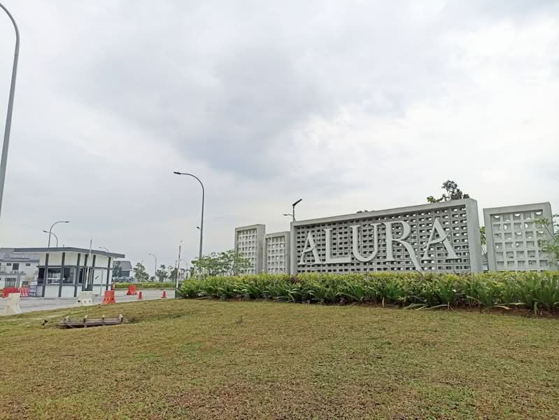 2-storey Terraced House for Sale in Bandar Bukit Tinggi (Klang) - Hazwan Hilmi - Exterior - PropertyGuru.com.my