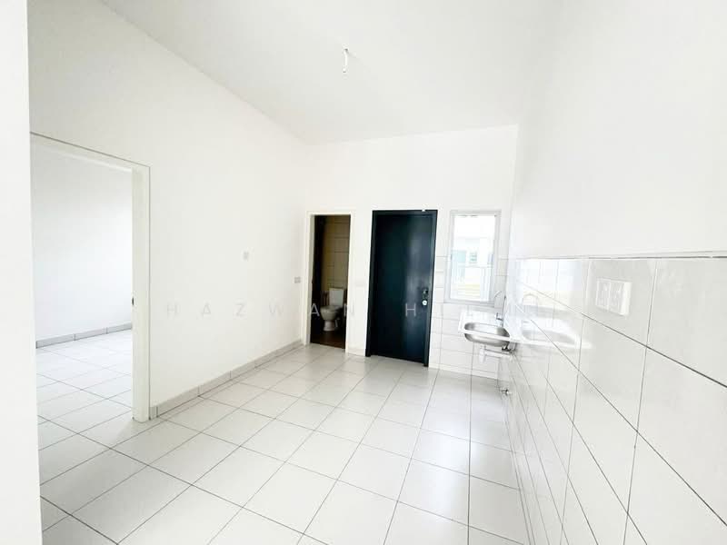 2-storey Terraced House for Sale in Bandar Bukit Tinggi (Klang) - Hazwan Hilmi - Kitchen - PropertyGuru.com.my