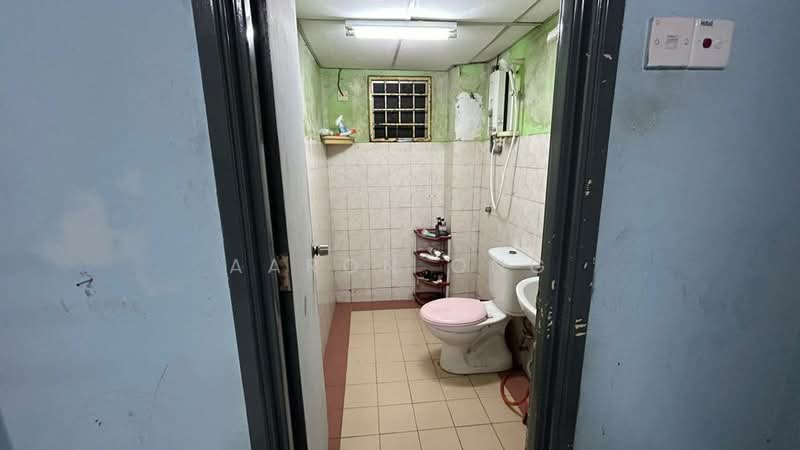 Apartment for Rent at Pesona Villa - Aaron Ong - Bathroom - PropertyGuru.com.my