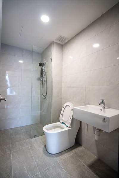 Service Residence for Rent at Altris Residences @ The Quartz WM - TC Hoo - Bathroom - PropertyGuru.com.my