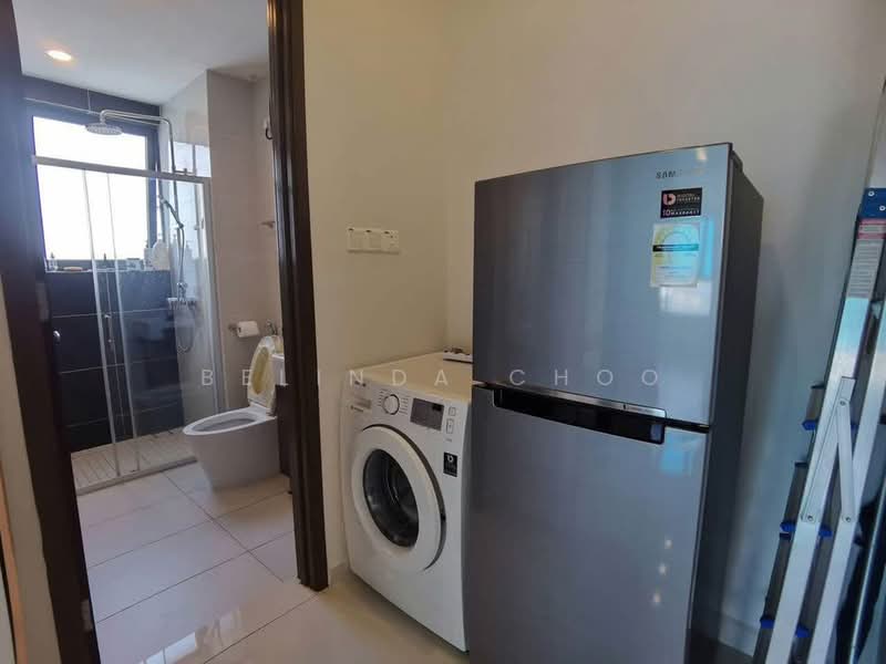 Kondominium untuk Dijual di Amberside @ Country Garden Danga Bay - Belinda Choo - Bathroom - PropertyGuru.com.my