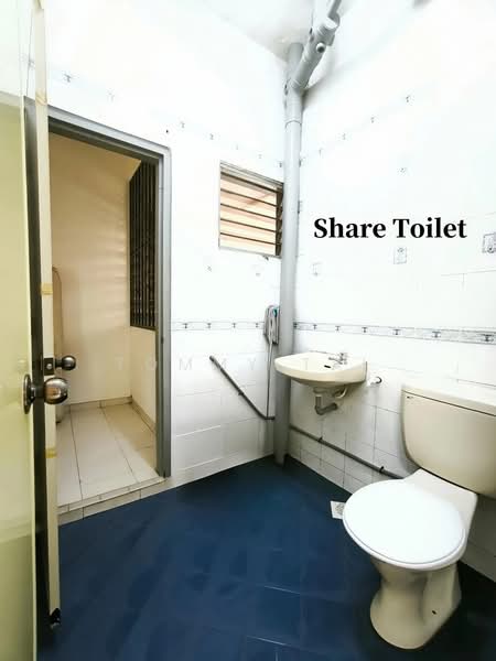 2-storey Terraced House for Sale in Taman Desa Cemerlang (Ulu Tiram) - Tommy Tai - Bathroom - PropertyGuru.com.my
