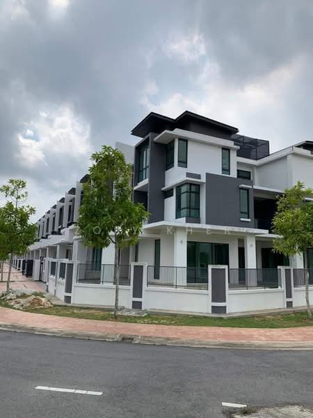 Townhouse for Sale in Sepang (Selangor) - Zoey Kher - PropertyGuru.com.my