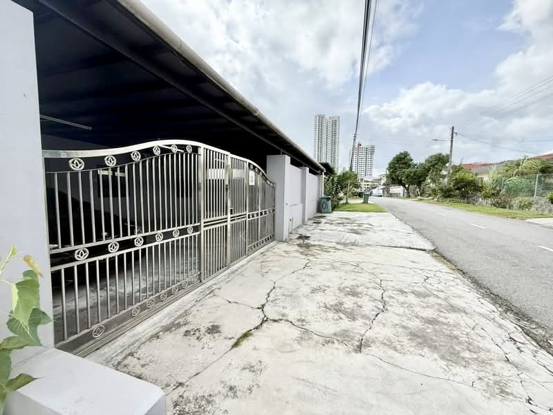 Semi-Detached House for Sale in Taman Abad (Johor Bahru) - Yik Tat - PropertyGuru.com.my