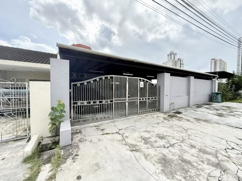 Semi-Detached House for Sale in Taman Abad (Johor Bahru) - Yik Tat - PropertyGuru.com.my
