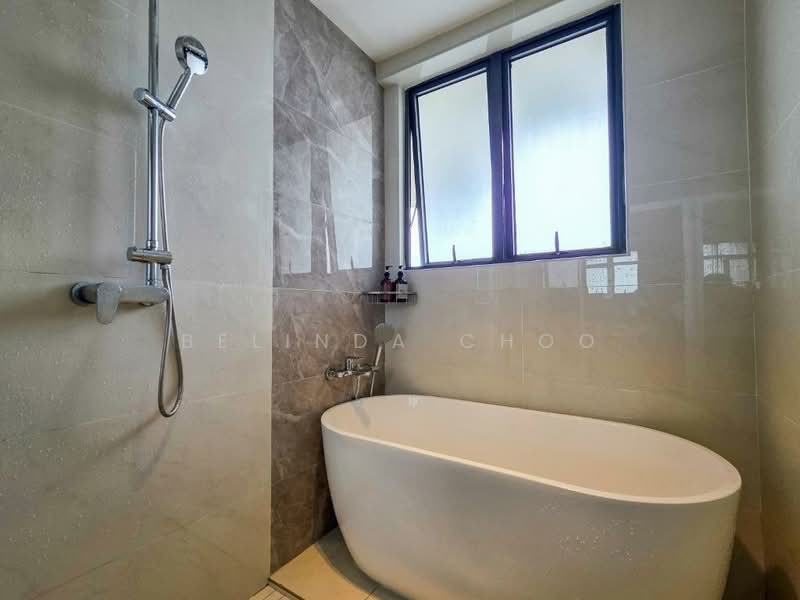 Kondominium untuk Dijual di Royal Strand @ Country Garden Danga Bay - Belinda Choo - Bathroom - PropertyGuru.com.my