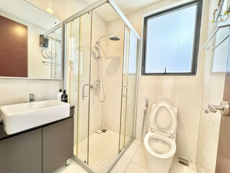 Kondominium untuk Dijual di Royal Strand @ Country Garden Danga Bay - Belinda Choo - Bathroom - PropertyGuru.com.my