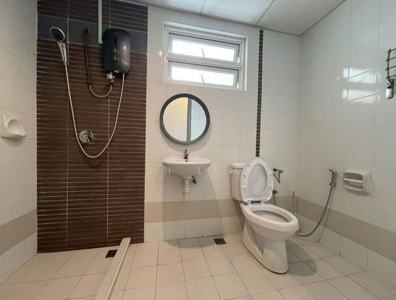 Kondominium untuk Dijual di The Spring - SH Lim - Bathroom - PropertyGuru.com.my