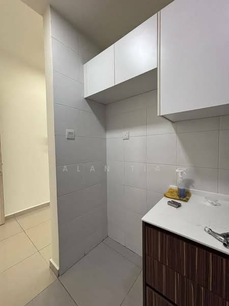 Service Residence for Sale at Seasons Amara Larkin - Alan Tia - Kitchen - PropertyGuru.com.my