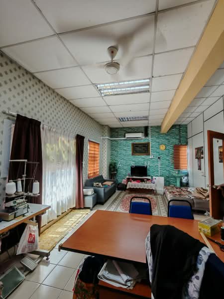 Shop / Office for Sale in Seremban (Negeri Sembilan) - Siti Asni - Living Room - PropertyGuru.com.my