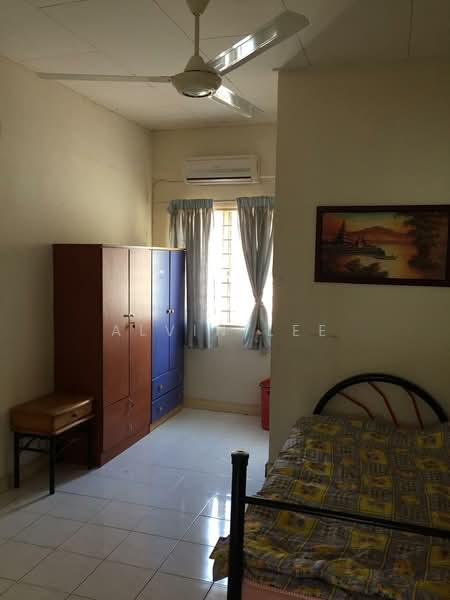 Terraced House for Sale in Taman Desa Karunmas (Balakong) - Alvin Lee - Bedroom - PropertyGuru.com.my