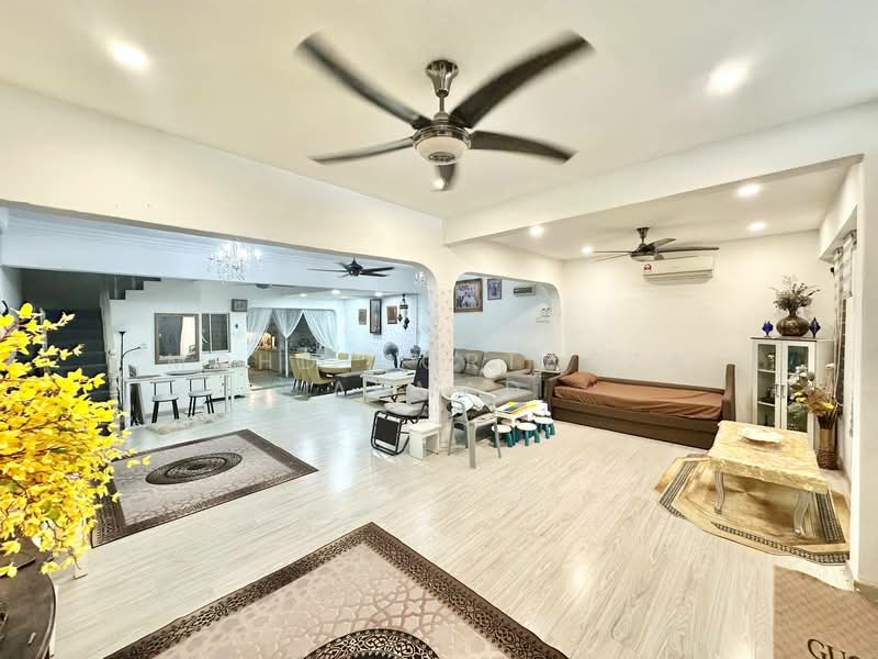 Rumah Teres 2 Tingkat untuk Dijual di Taman Selayang Indah (Selayang) - Mohd Mortadza Ahmad - Living Room - PropertyGuru.com.my
