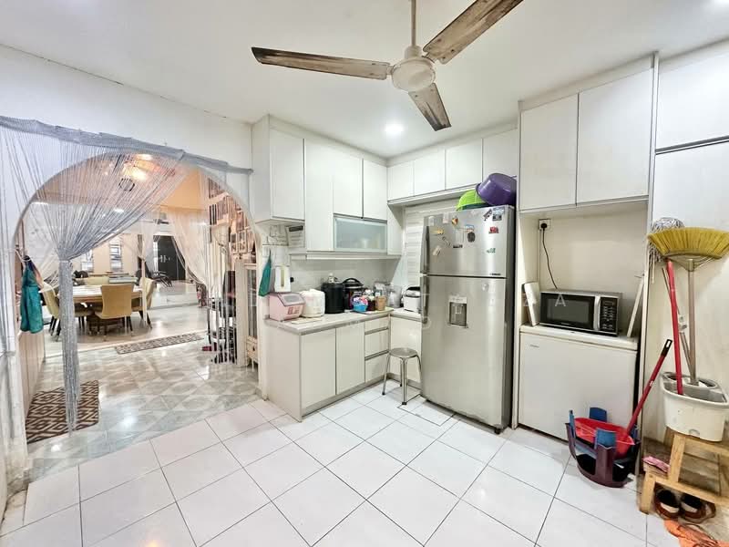 Rumah Teres 2 Tingkat untuk Dijual di Taman Selayang Indah (Selayang) - Mohd Mortadza Ahmad - Kitchen - PropertyGuru.com.my