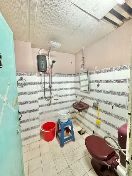 Rumah Teres 2 Tingkat untuk Dijual di Taman Selayang Indah (Selayang) - Mohd Mortadza Ahmad - Bathroom - PropertyGuru.com.my