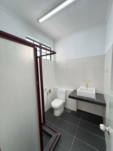 Rumah Teres 2.5-Tingkat untuk Dijual di Bandar Sri Damansara (Selangor) - Kiing TW - Bathroom - PropertyGuru.com.my