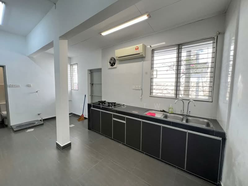 Rumah Teres 2.5-Tingkat untuk Dijual di Bandar Sri Damansara (Selangor) - Kiing TW - Kitchen - PropertyGuru.com.my