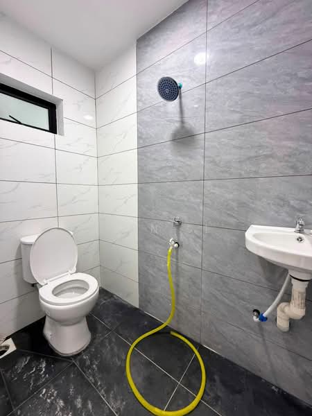 1-storey Terraced House for Sale in Taman Sri Skudai (Skudai) - Lynn SL - Bathroom - PropertyGuru.com.my