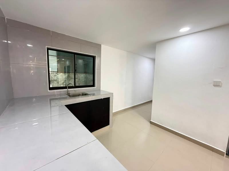 1-storey Terraced House for Sale in Taman Sri Skudai (Skudai) - Lynn SL - Kitchen - PropertyGuru.com.my