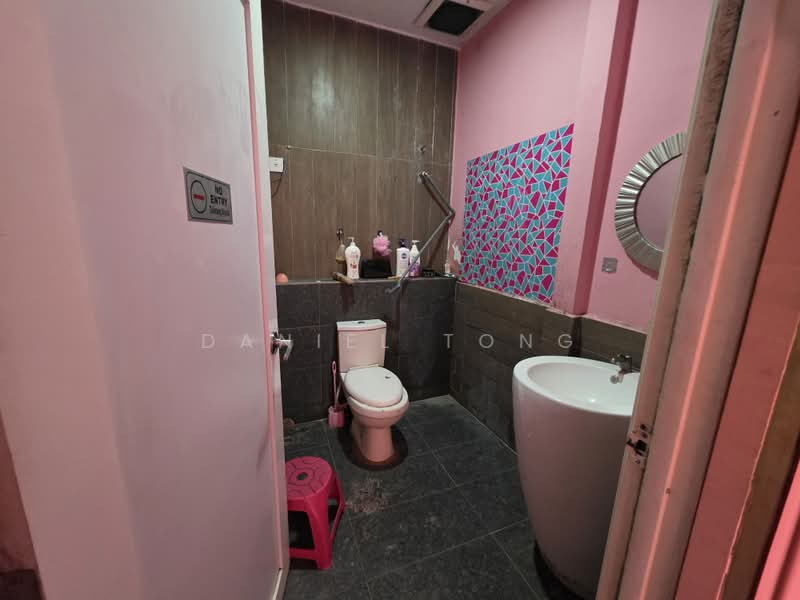 Shop for Rent in SS15 (Subang Jaya) - Daniel Tong - Bathroom - PropertyGuru.com.my
