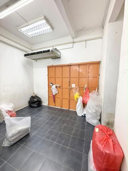 Shop / Office for Sale in Taman Johor Jaya (Johor Bahru) - Lily Wee - PropertyGuru.com.my