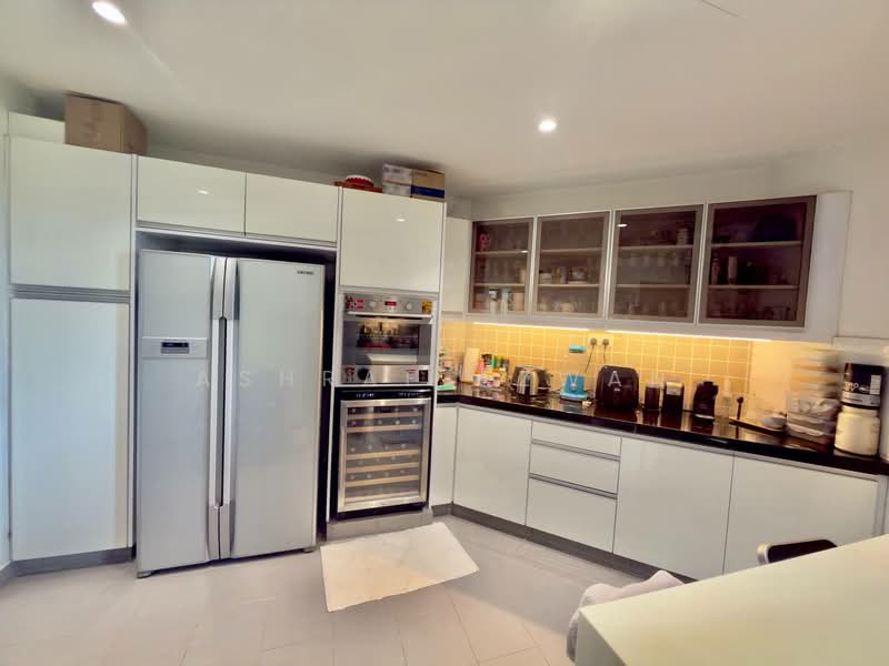 Condominium for Sale at Robson Condominium - Ashraf Azwan - Kitchen - PropertyGuru.com.my