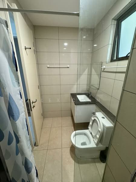 Service Residence for Sale at The Park Sky Residence - Alex Chin - Bathroom - PropertyGuru.com.my