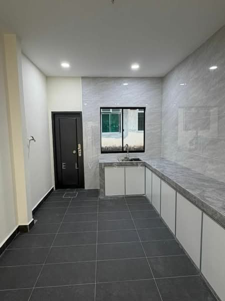 1-storey Terraced House for Sale in Taman Bestari Indah (Ulu Tiram) - Elvis Ku - Kitchen - PropertyGuru.com.my