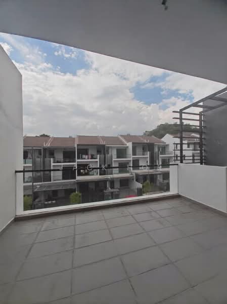 Rumah Teres 3 Tingkat untuk Dijual di Batu 9 (Cheras) - Jack Hor - Balcony - PropertyGuru.com.my