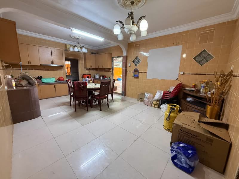 1-storey Terraced House for Sale in Taman Daya (Johor Bahru) - Tommy Tai - Kitchen - PropertyGuru.com.my