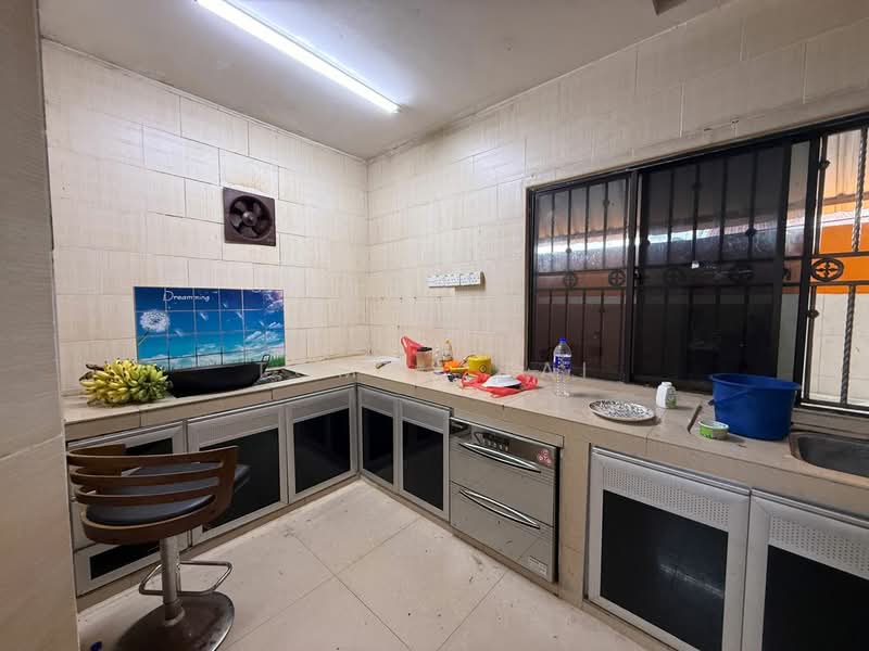 1-storey Terraced House for Sale in Taman Daya (Johor Bahru) - Tommy Tai - Kitchen - PropertyGuru.com.my