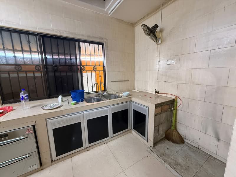 1-storey Terraced House for Sale in Taman Daya (Johor Bahru) - Tommy Tai - Kitchen - PropertyGuru.com.my