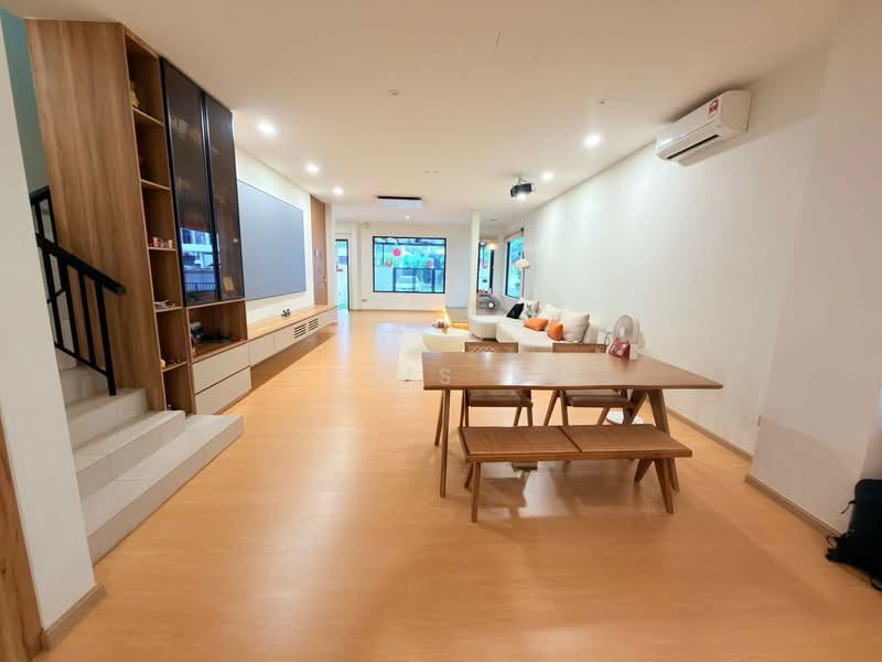 2-storey Terraced House for Sale in Bukit Indah (Iskandar Puteri (Nusajaya)) - Elvis Ku - Living Room - PropertyGuru.com.my