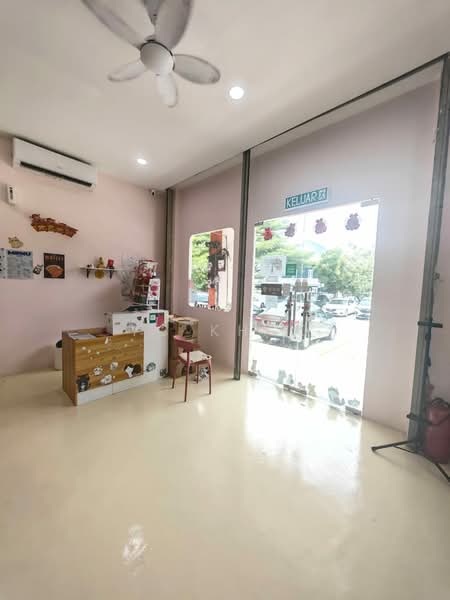 Shop for Rent in Taman Molek (Johor Bahru) - YC Khoo - PropertyGuru.com.my