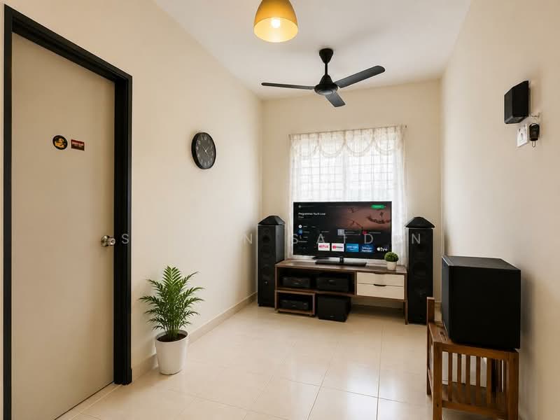 Rumah Kluster untuk Dijual di Alam Suria (Puncak Alam) - Shiqin Saidin - Living Room - PropertyGuru.com.my