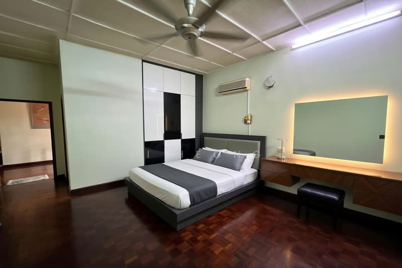 Bungalow for Sale in Jalan Klang Lama (Old Klang Road) (Kuala Lumpur) - YI HEONG - Bedroom - PropertyGuru.com.my