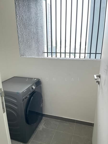 Servis Apartment untuk Dijual di D'Ivo - Jason Lai - Balcony - PropertyGuru.com.my