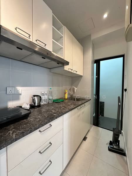 Servis Apartment untuk Disewa di VIM 3 @ Desa Park North - Louis Foong - Kitchen - PropertyGuru.com.my
