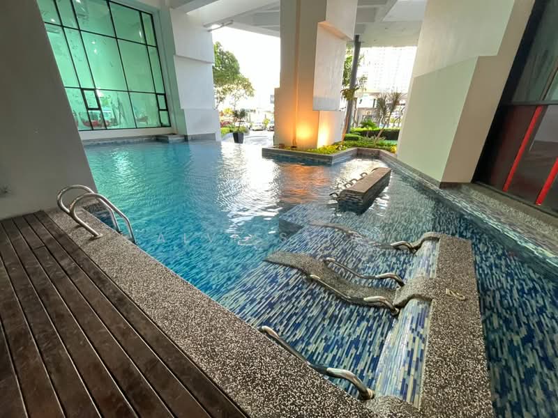 Servis Apartment untuk Disewa di Sky Peak Residences - Alviss Tay - Pool - PropertyGuru.com.my