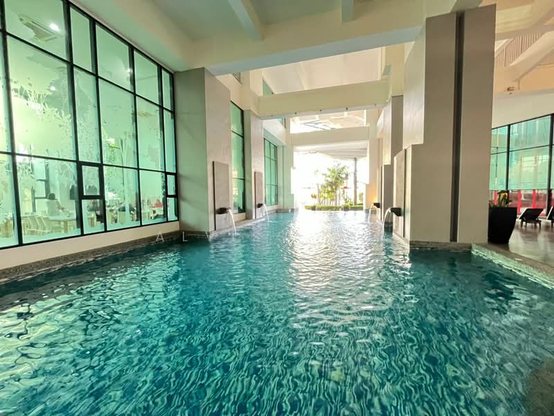 Servis Apartment untuk Disewa di Sky Peak Residences - Alviss Tay - Pool - PropertyGuru.com.my