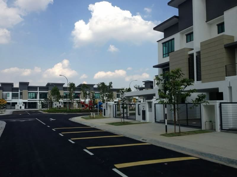 2-storey Terraced House for Sale in Alam Impian (Shah Alam) - Vivien Thum - PropertyGuru.com.my