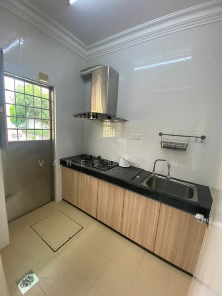 Rumah Teres untuk Dijual di Taman Jelok Impian (Kajang) - Vaness Chin - Kitchen - PropertyGuru.com.my