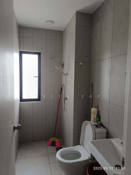 Service Residence for Sale at Kenwingston Avenue - Evelyn Yap - Bathroom - PropertyGuru.com.my