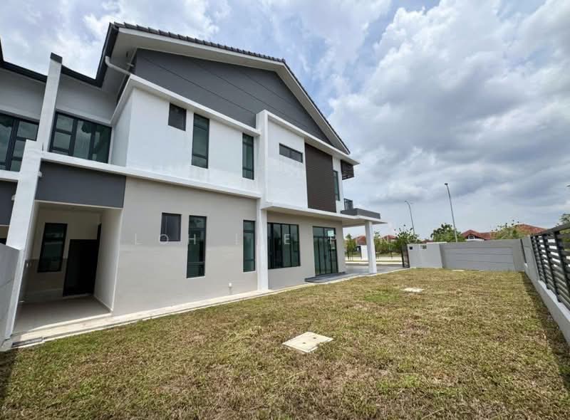 Cluster House for Sale in Taman Impian Emas (Skudai) - Loh Lee Peng - PropertyGuru.com.my